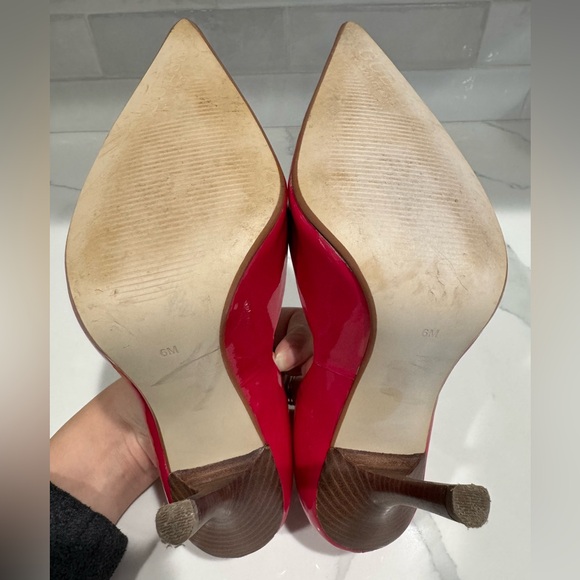 Guess by Marciano Pointed Toe Patent Heel - Picture 4 of 7